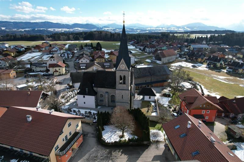 Ansicht Pfarrkirche Schleedorf
